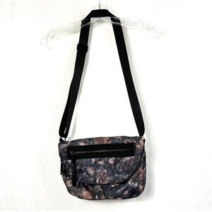 Lululemon Festival Crossbody Bag II 5L Frosted Rose Multi Black Full Zip